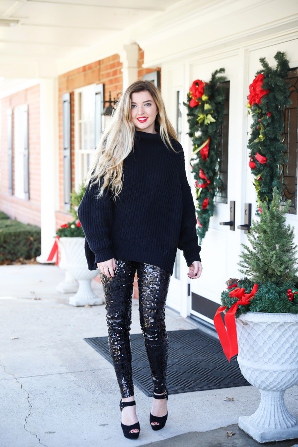 40 Charming Outfit Ideas For Christmas 2020