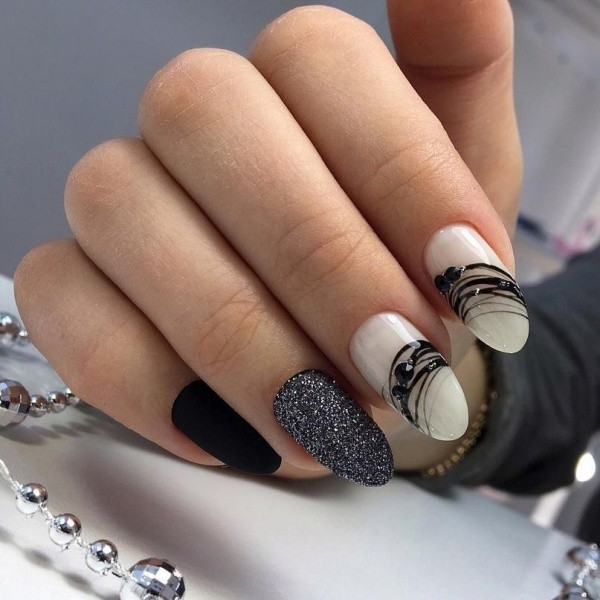 40 Trendy New Year Nail Art Design For 2020